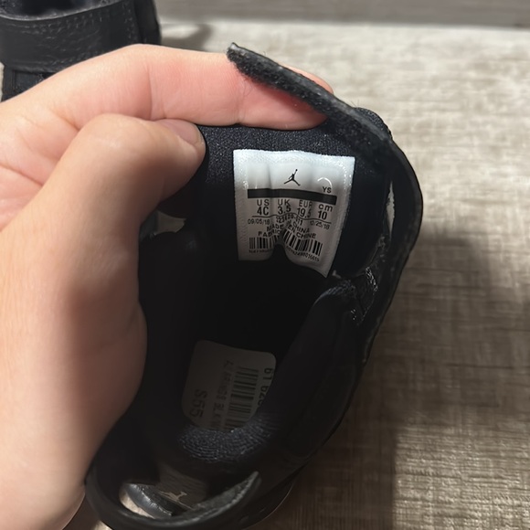 Black Jordan’s 4c - Picture 3 of 3